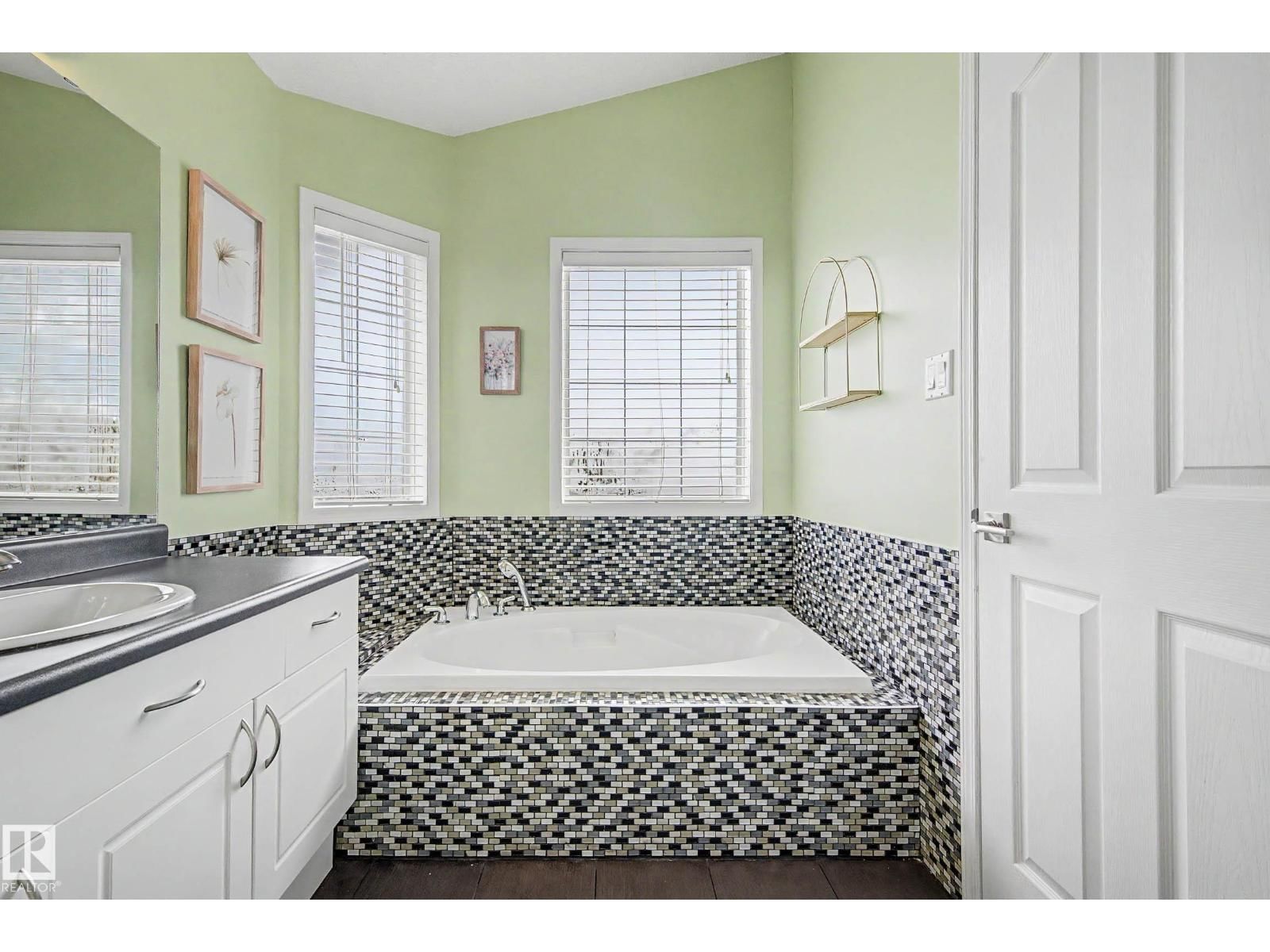 2056 BRENNAN CR Image 24