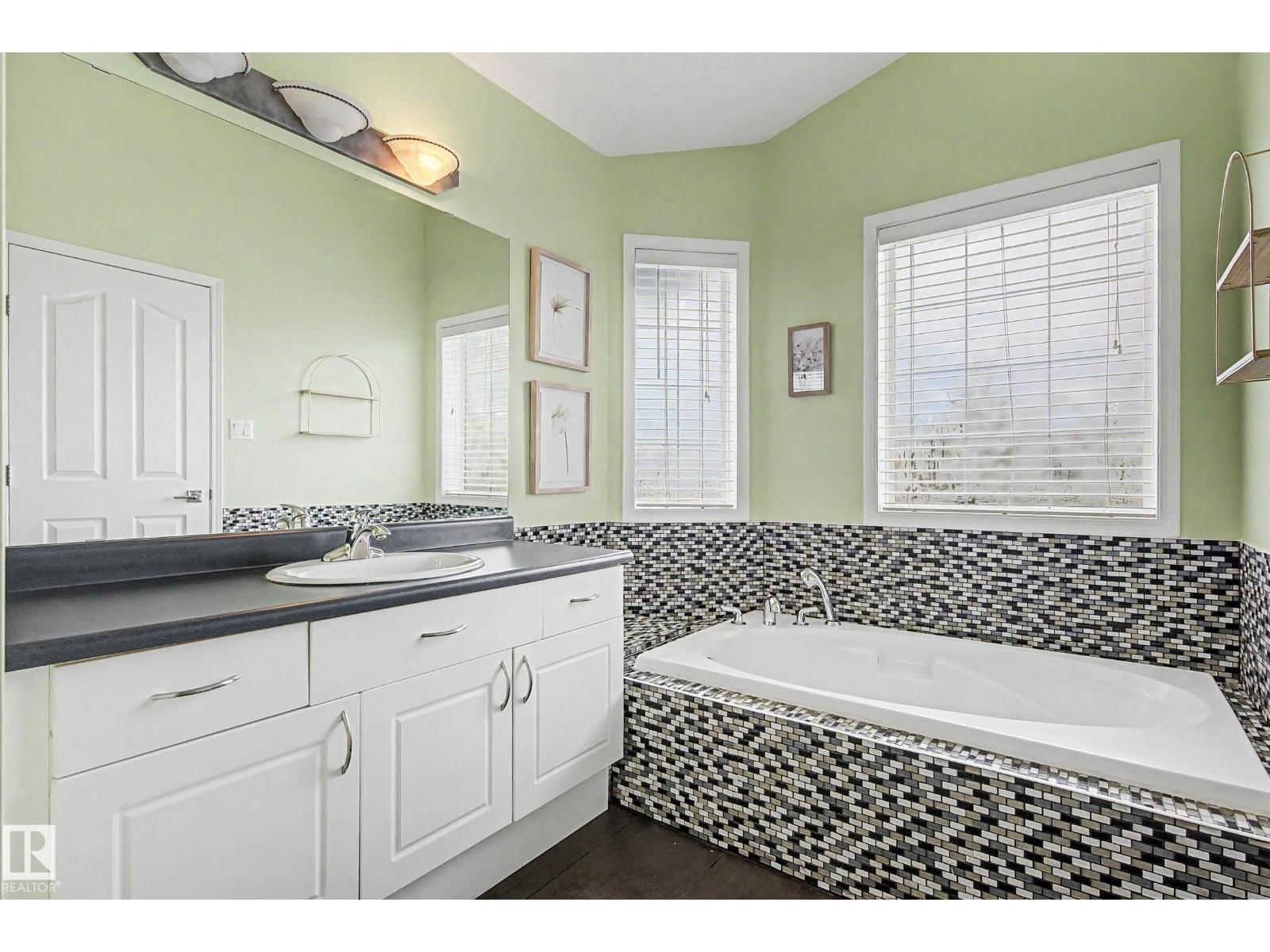 2056 BRENNAN CR Image 25