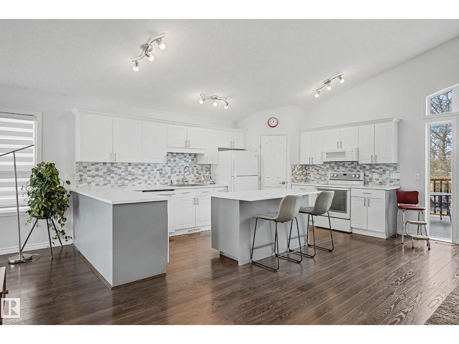 2056 BRENNAN CR Image 6