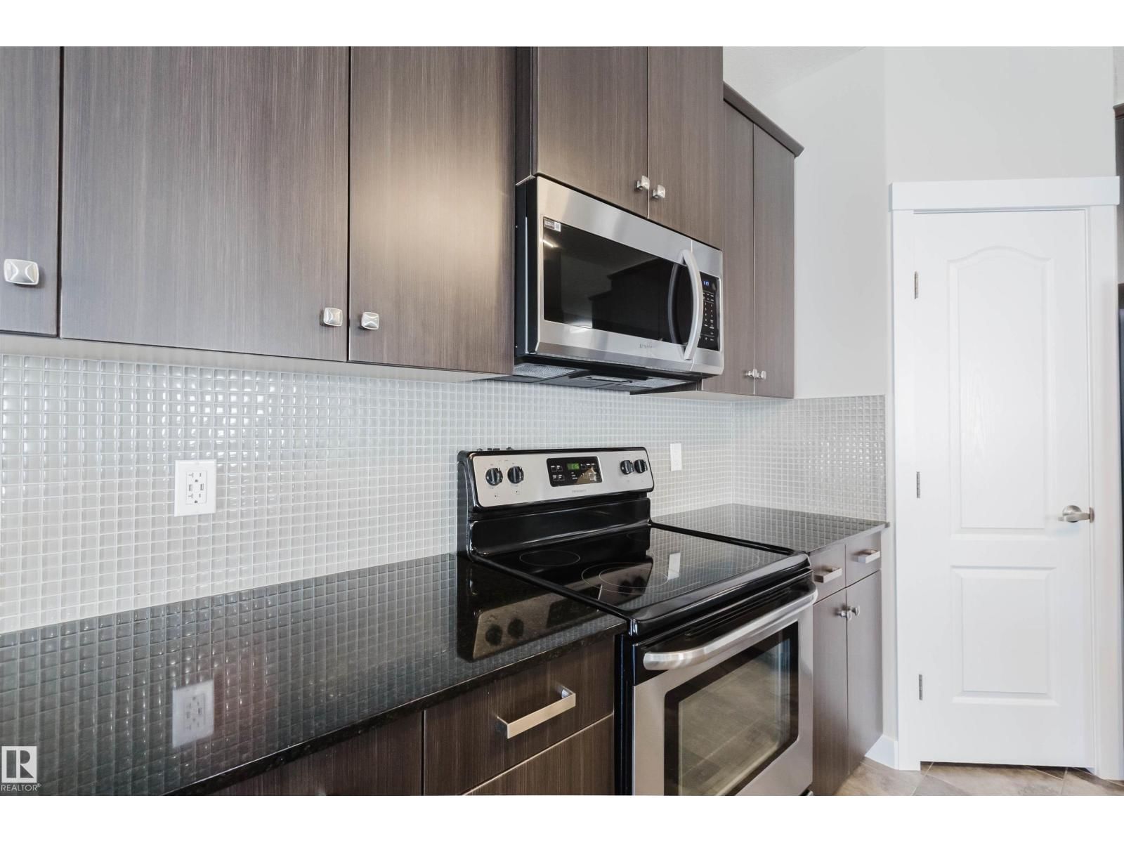 SW - 611 176 ST Image 10