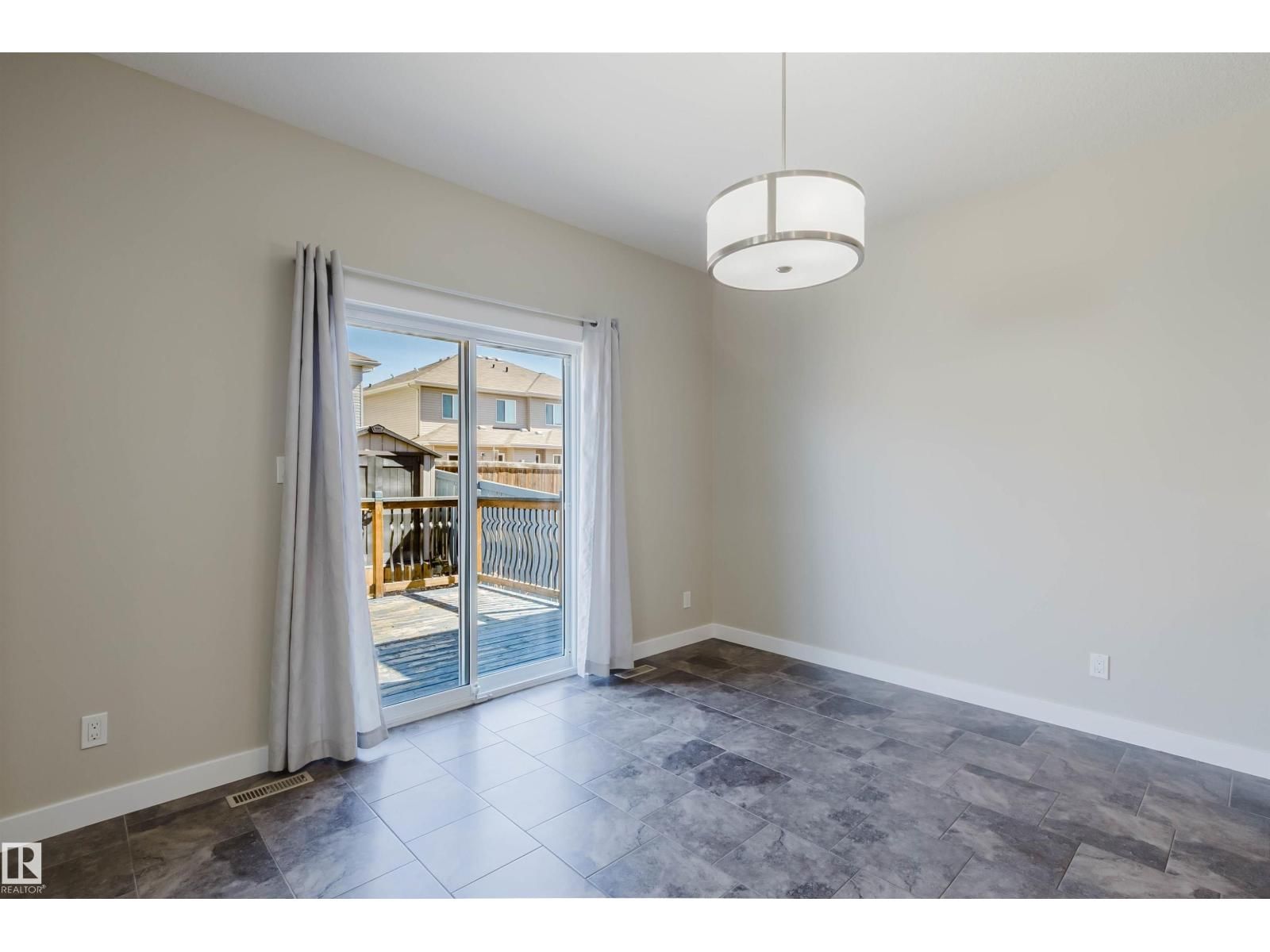 SW - 611 176 ST Image 14