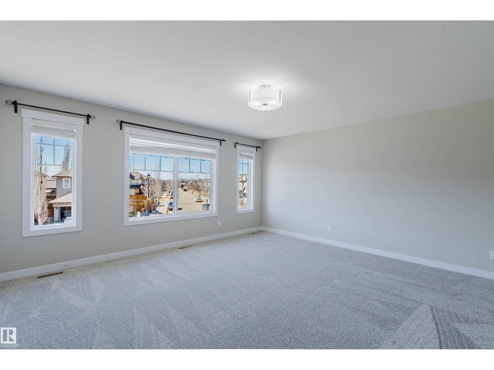 SW - 611 176 ST Image 17