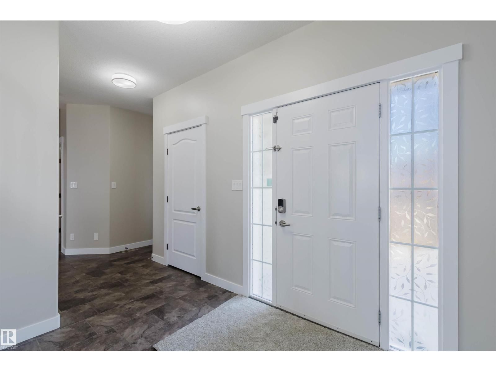 SW - 611 176 ST Image 3