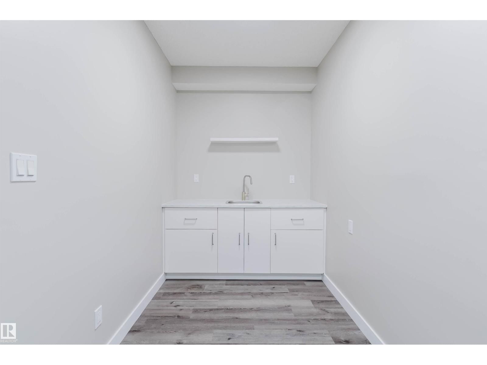 SW - 611 176 ST Image 32