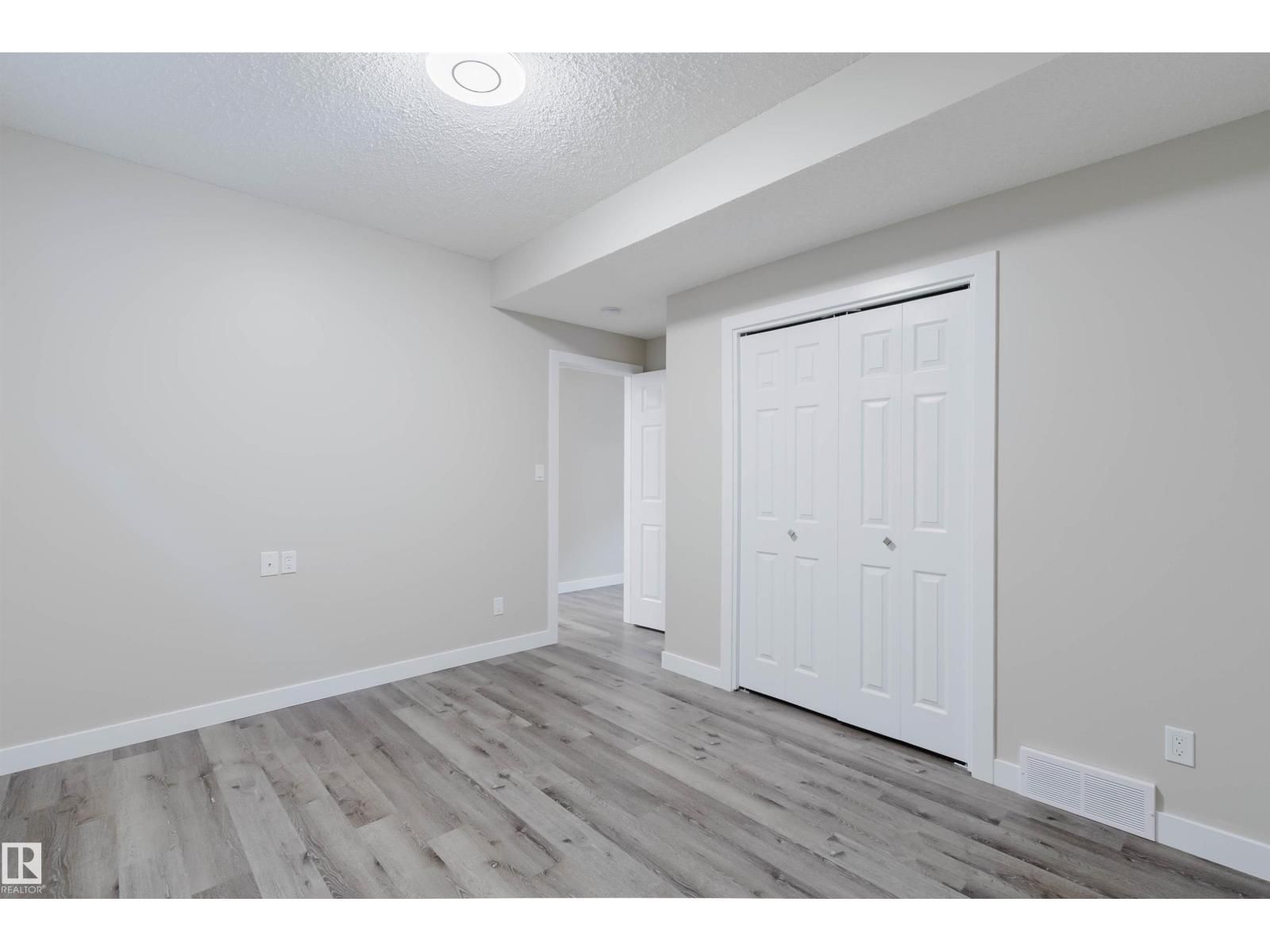 SW - 611 176 ST Image 34