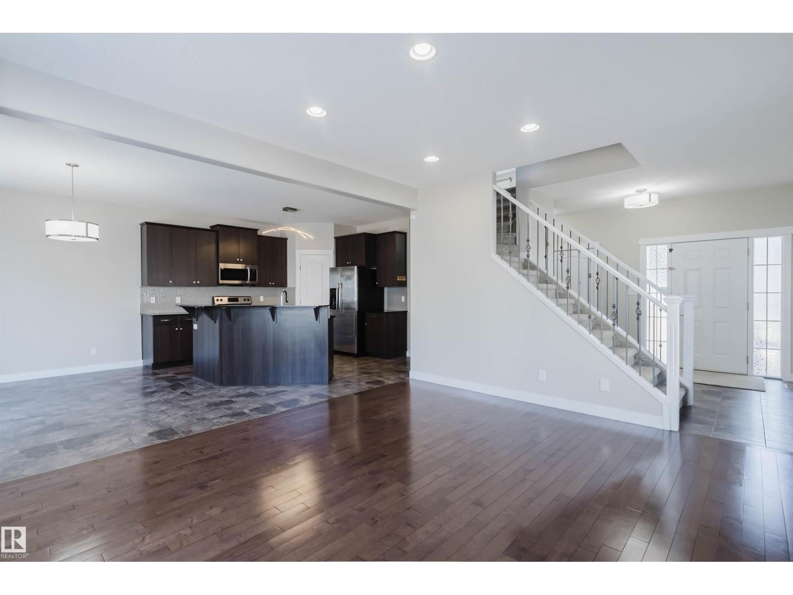 SW - 611 176 ST Image 4