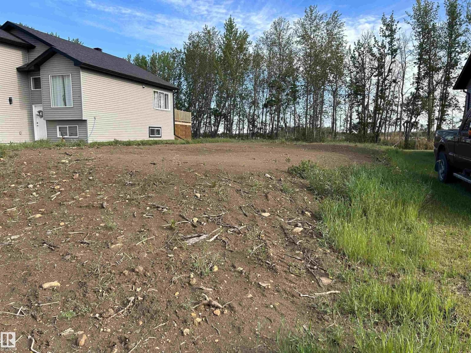 6111 53A AV, Redwater, Alberta T0A 2W0