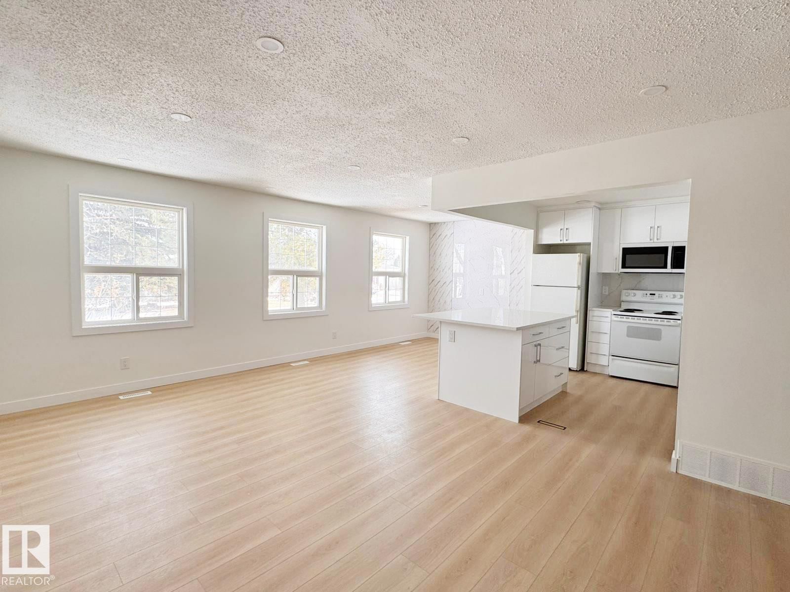 20 Hunt Road, Edmonton, Alberta T5A 4C4