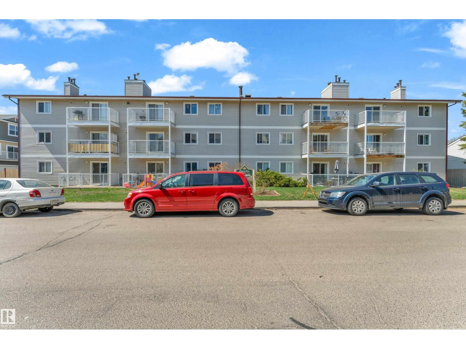 10136 160 ST, Edmonton, Alberta T5P 3E7