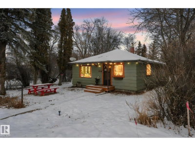 5043 48 ST | Sylvan Lake Alberta | Slide Image Two