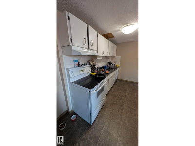 4 AMBERLY CT | Edmonton Alberta | Slide Image Fourteen