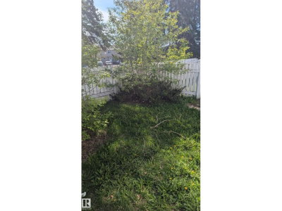 4 AMBERLY CT | Edmonton Alberta | Slide Image Two