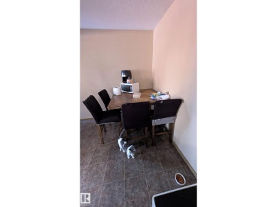 4 AMBERLY CT | Edmonton Alberta | Slide Image Eight