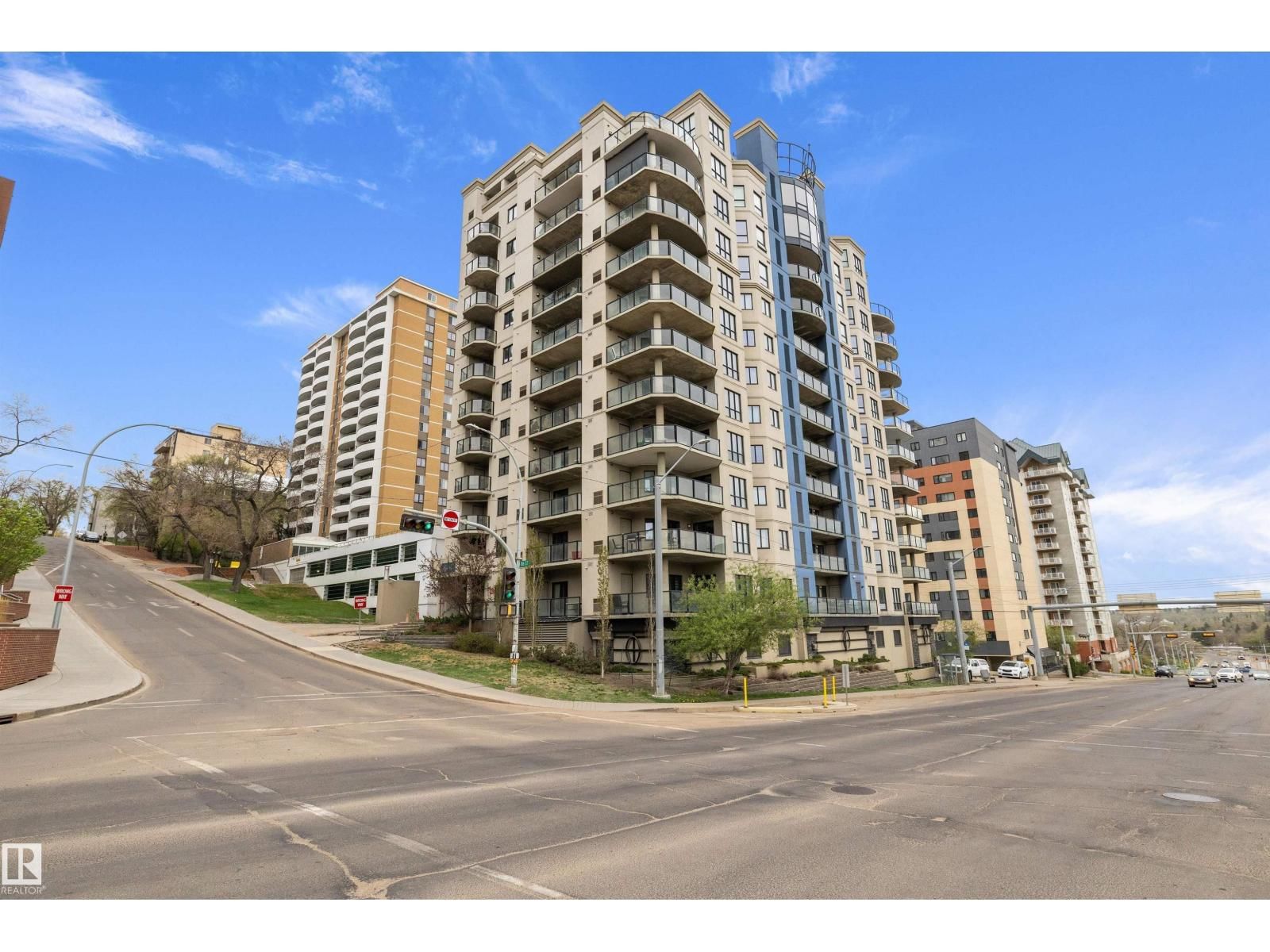 9707 106 ST, Edmonton, Alberta T5K 0B7