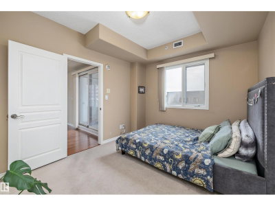 9707 106 ST | Edmonton Alberta | Slide Image Thirteen