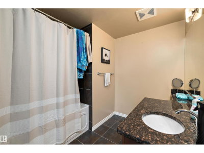 9707 106 ST | Edmonton Alberta | Slide Image Fifteen