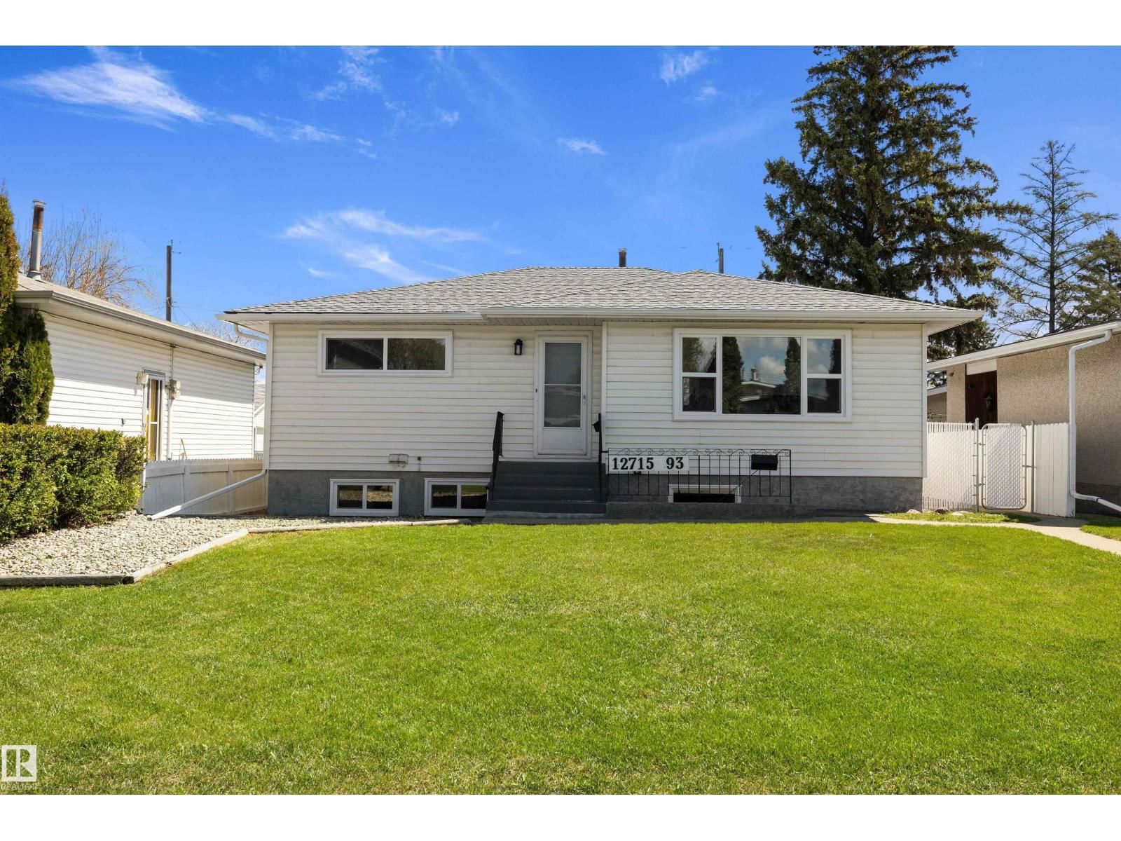 12715 / 12717 93 ST, Edmonton, Alberta T5E 3S9