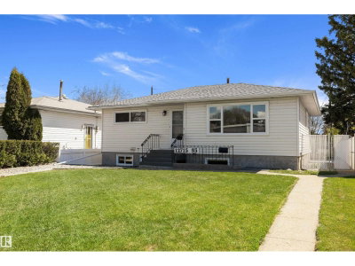 12715 / 12717 93 ST | Edmonton Alberta | Slide Image Two