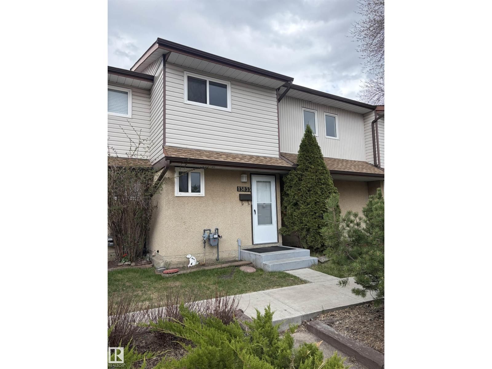 13833 24 ST, Edmonton, Alberta T5Y 1B6