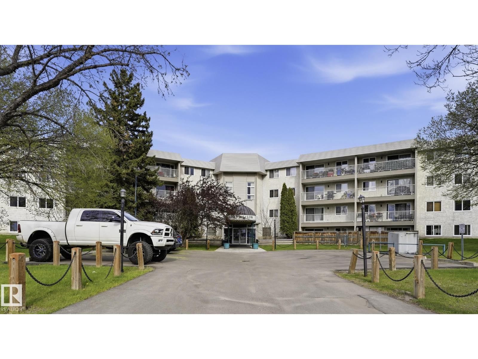 105 RIVERBEND RD, Edmonton, Alberta T6H 5K5