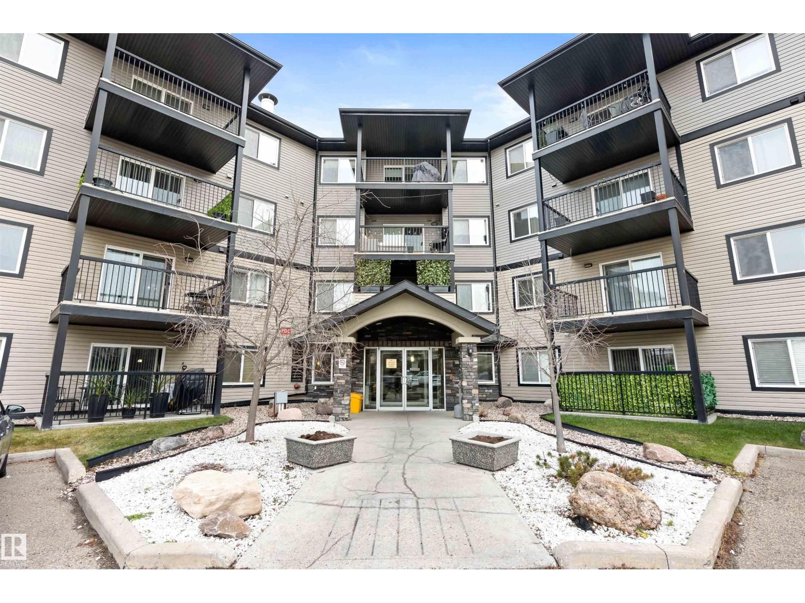 5951 165 AV NW, Edmonton, Alberta T5Y 0J6