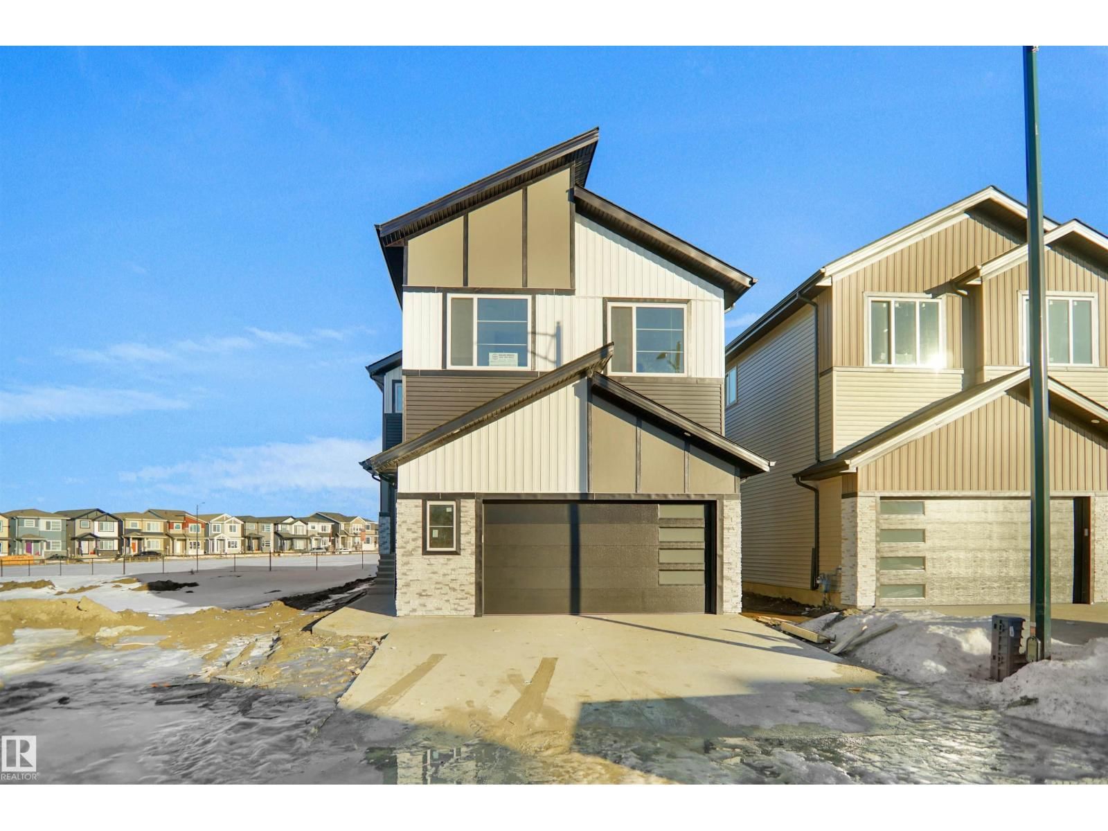 6403 29 AVE, Edmonton, Alberta T6X 3M8