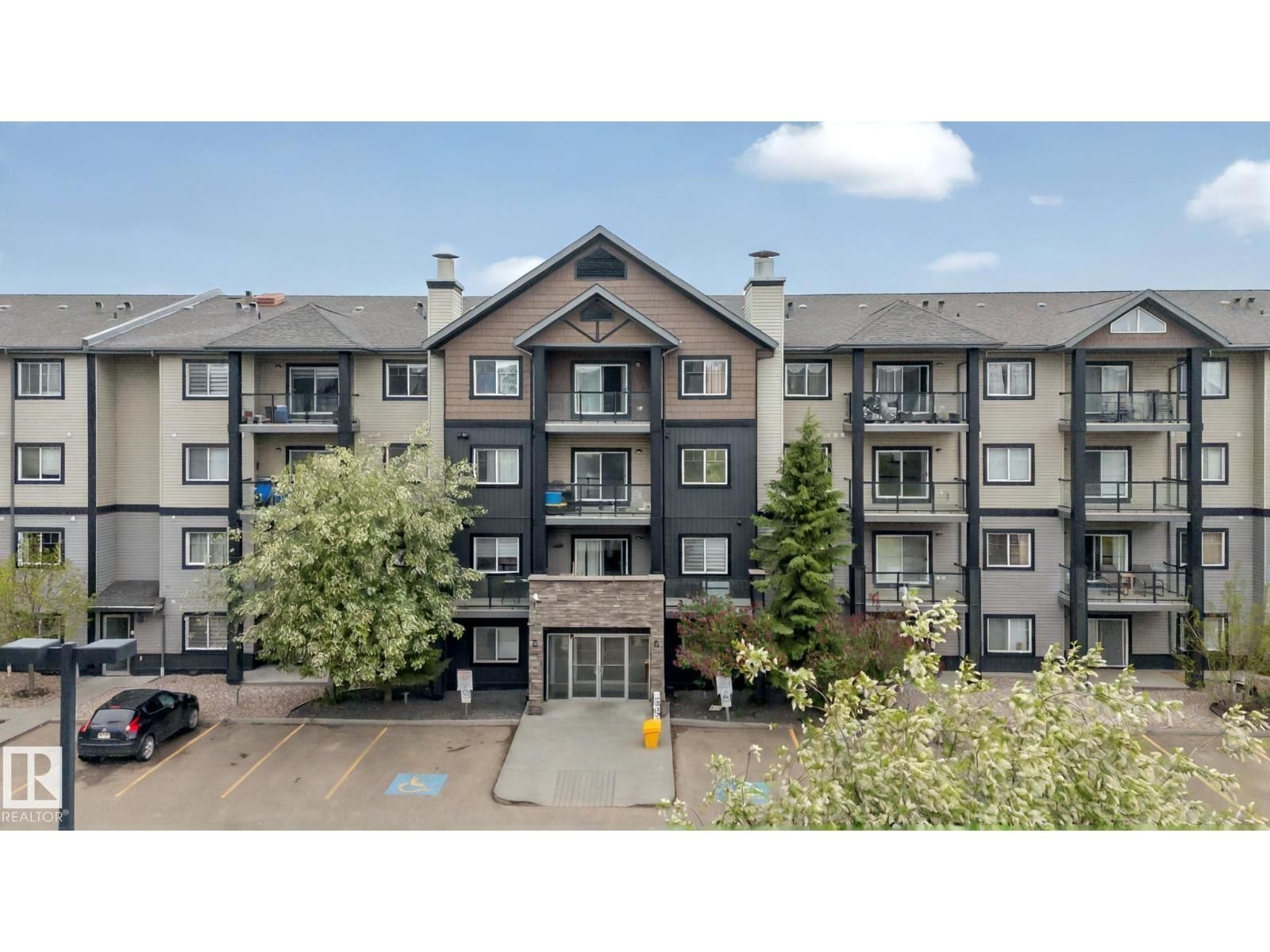 1204 156 ST NW, Edmonton, Alberta T6R 0R6