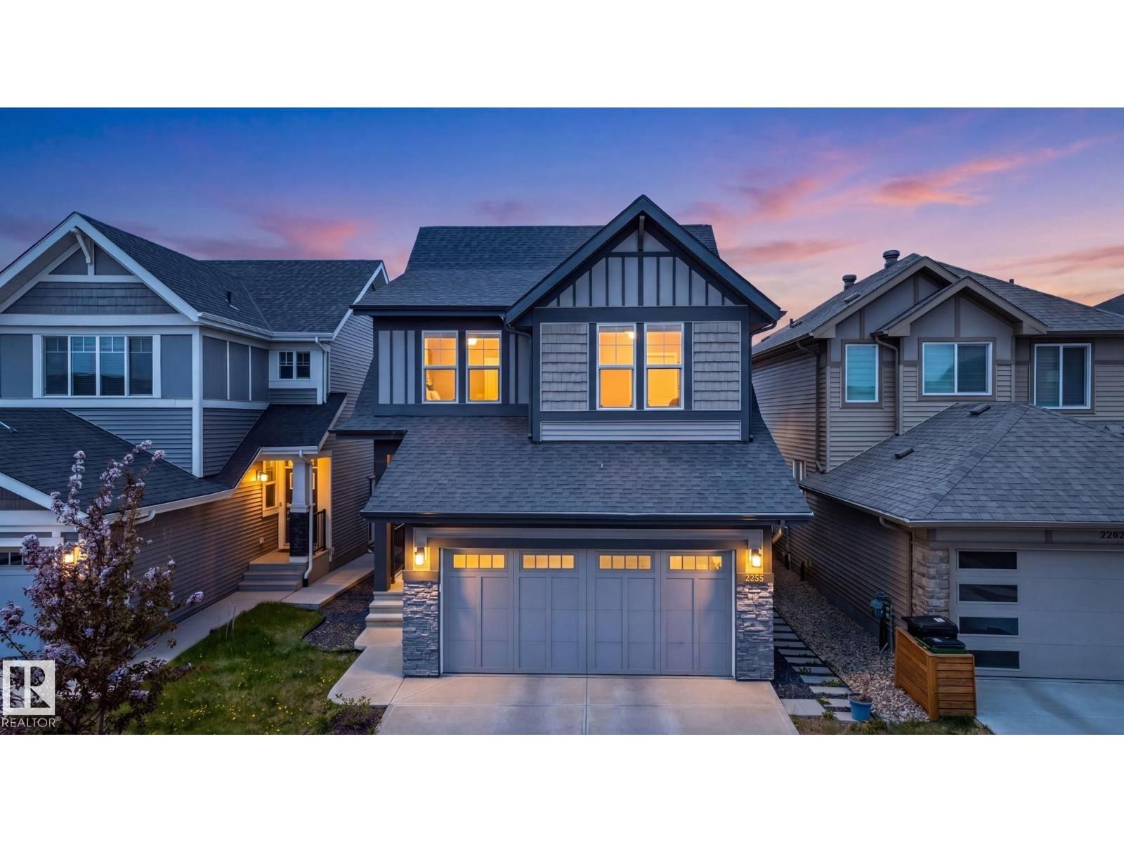 2255 DONAGHEY WY, Edmonton, Alberta T6W 5G1
