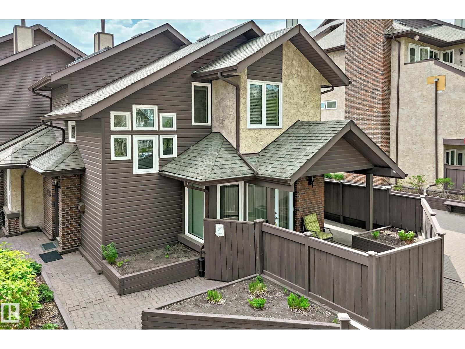 7930 111 ST, Edmonton, Alberta T6G 2R2