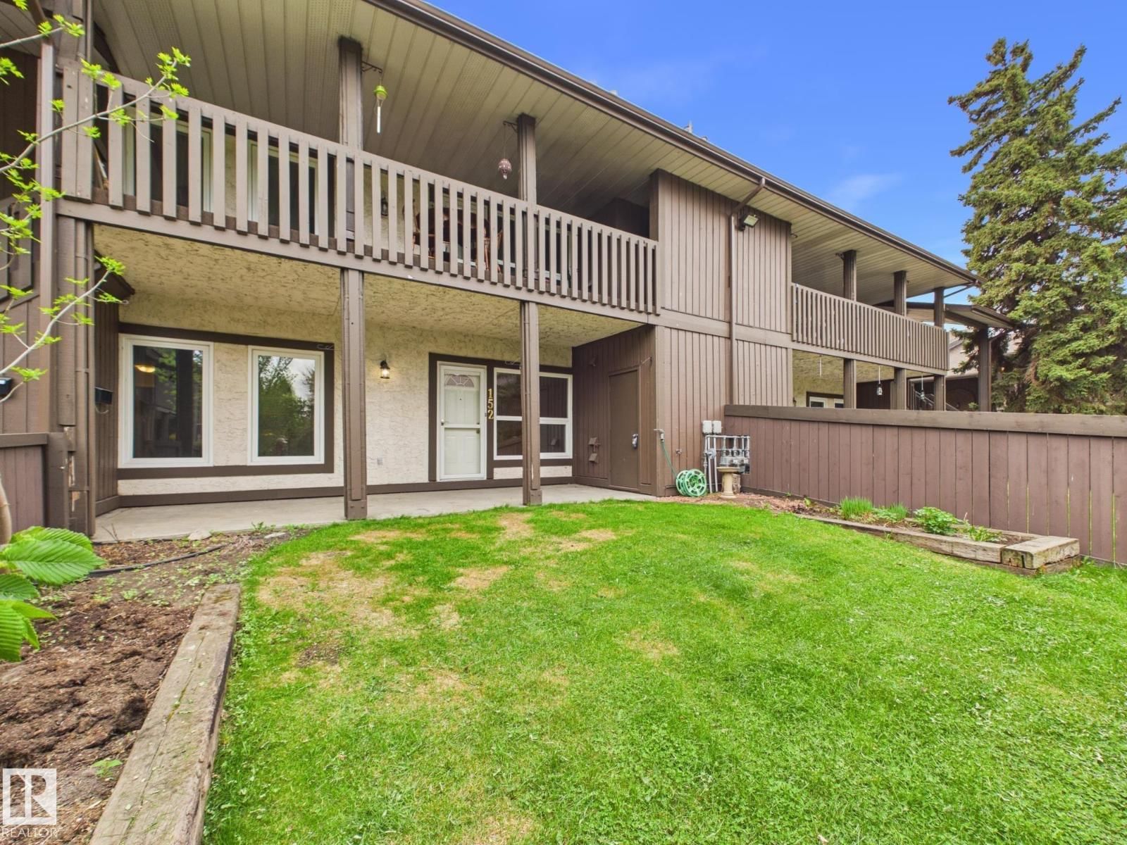 152 Surrey Gardens NW, Edmonton, Alberta T5T 1Z3