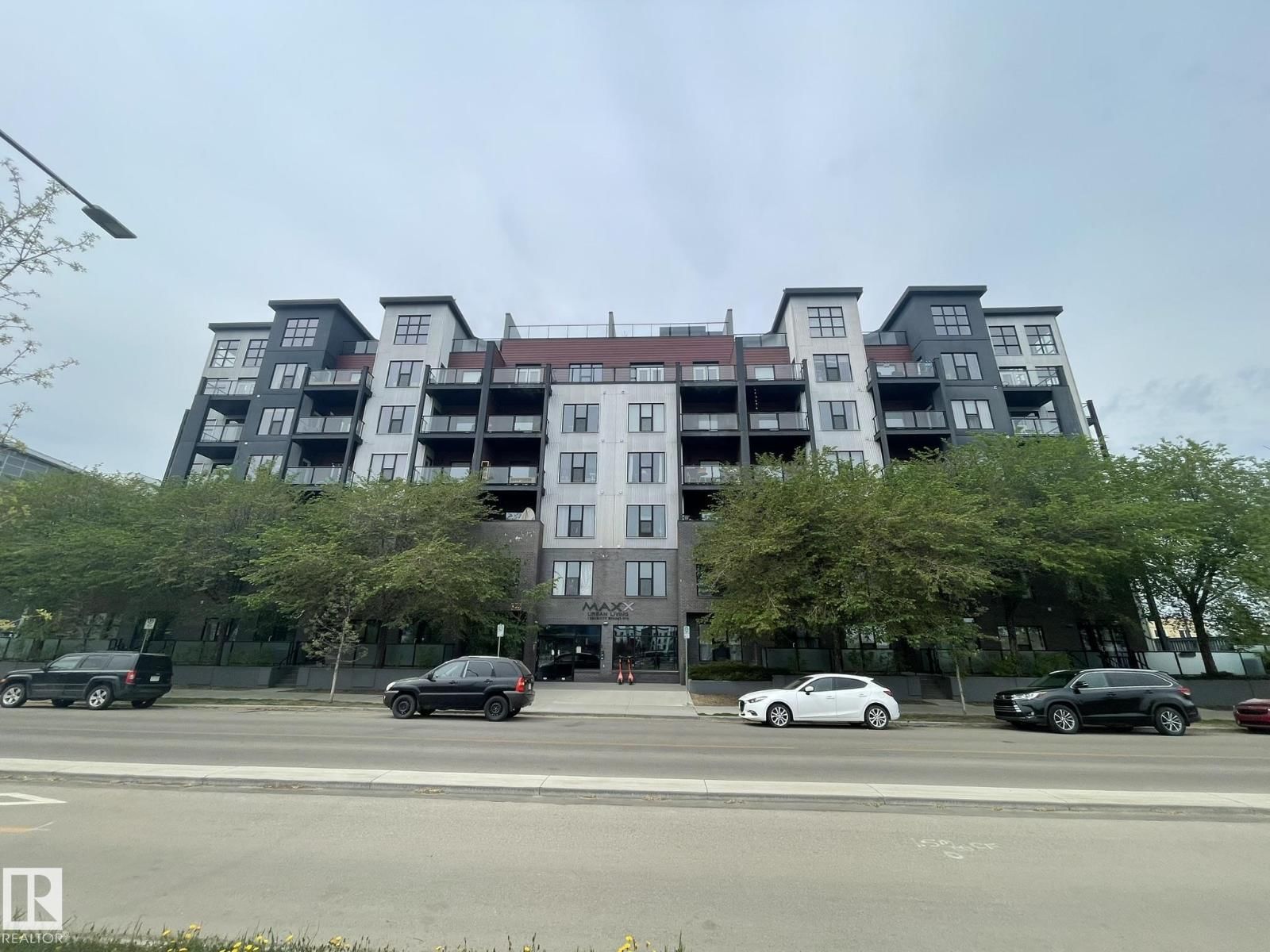 10518 113 ST, Edmonton, Alberta T5H 0C6