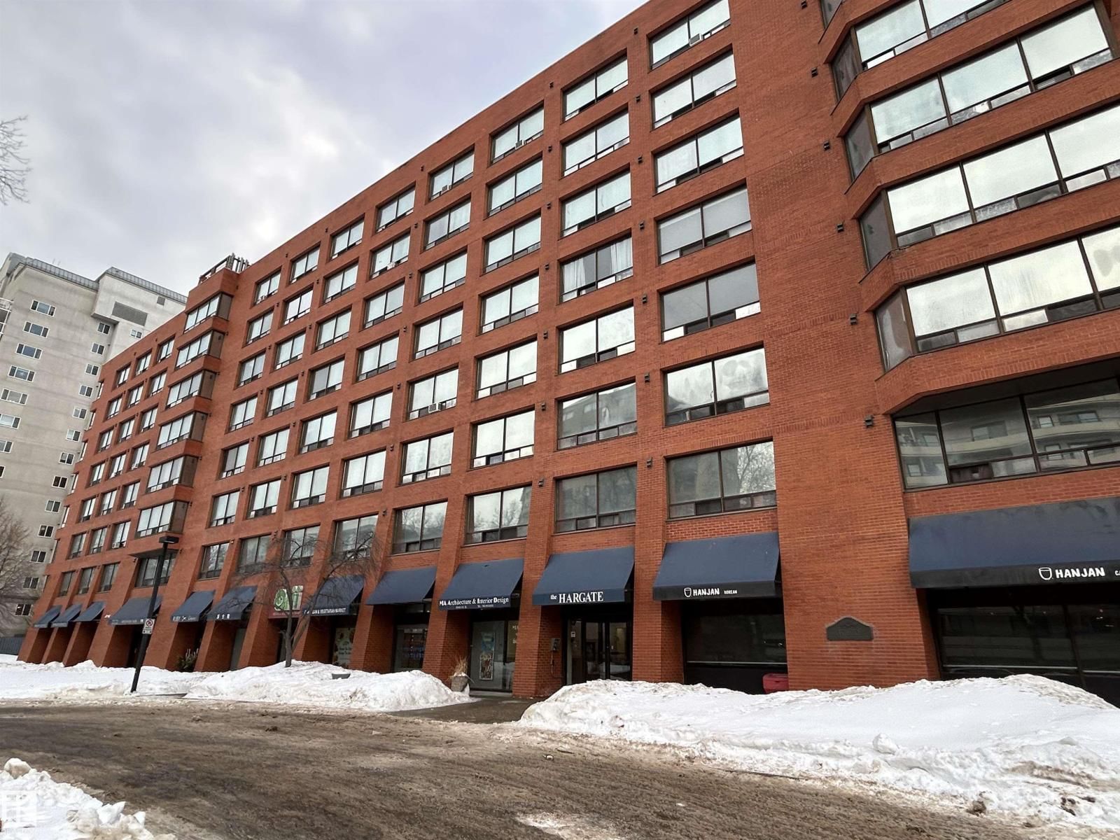 10160 114 ST, Edmonton, Alberta T5K 2L2
