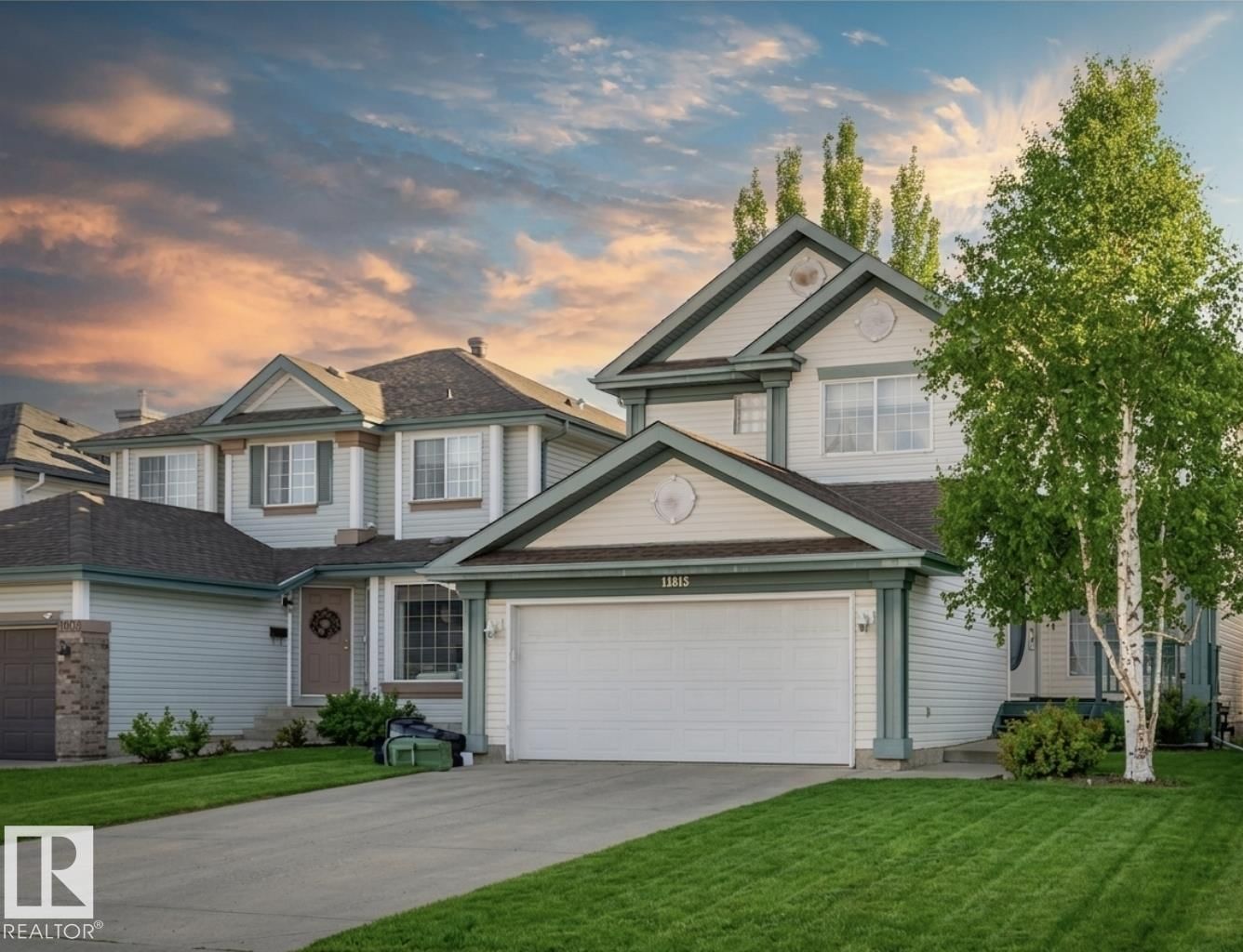 11813 12 AV, Edmonton, Alberta T6J 7E4