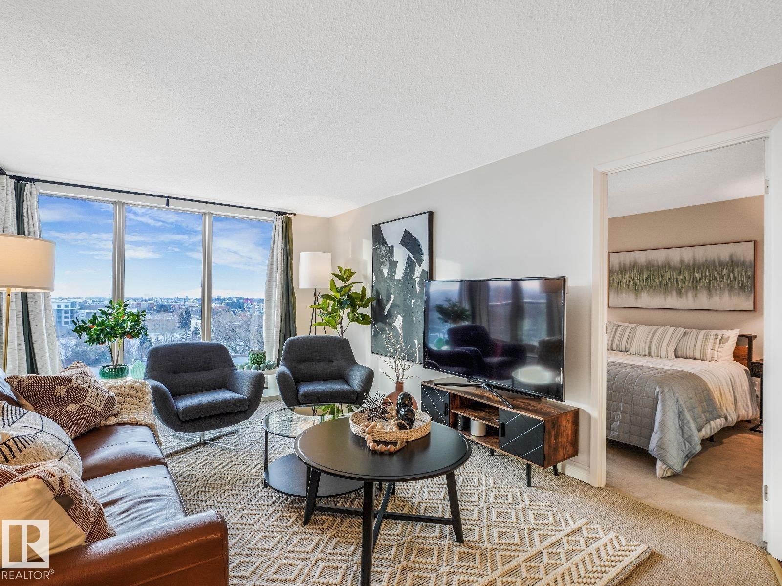806 SASKATCHEWAN DR, Edmonton, Alberta T6E 6B6