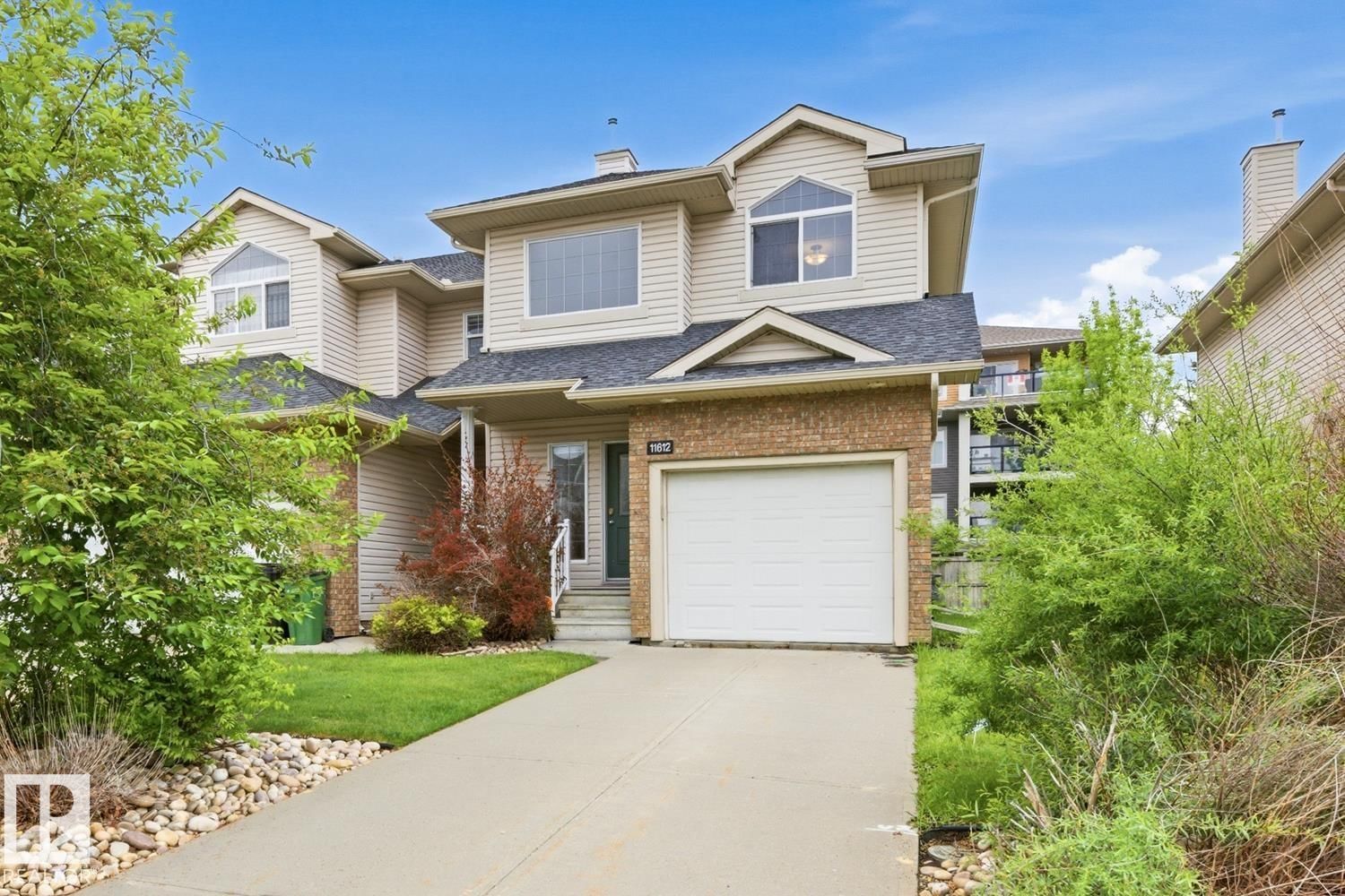 11612 11 AV, Edmonton, Alberta T6W 1W8