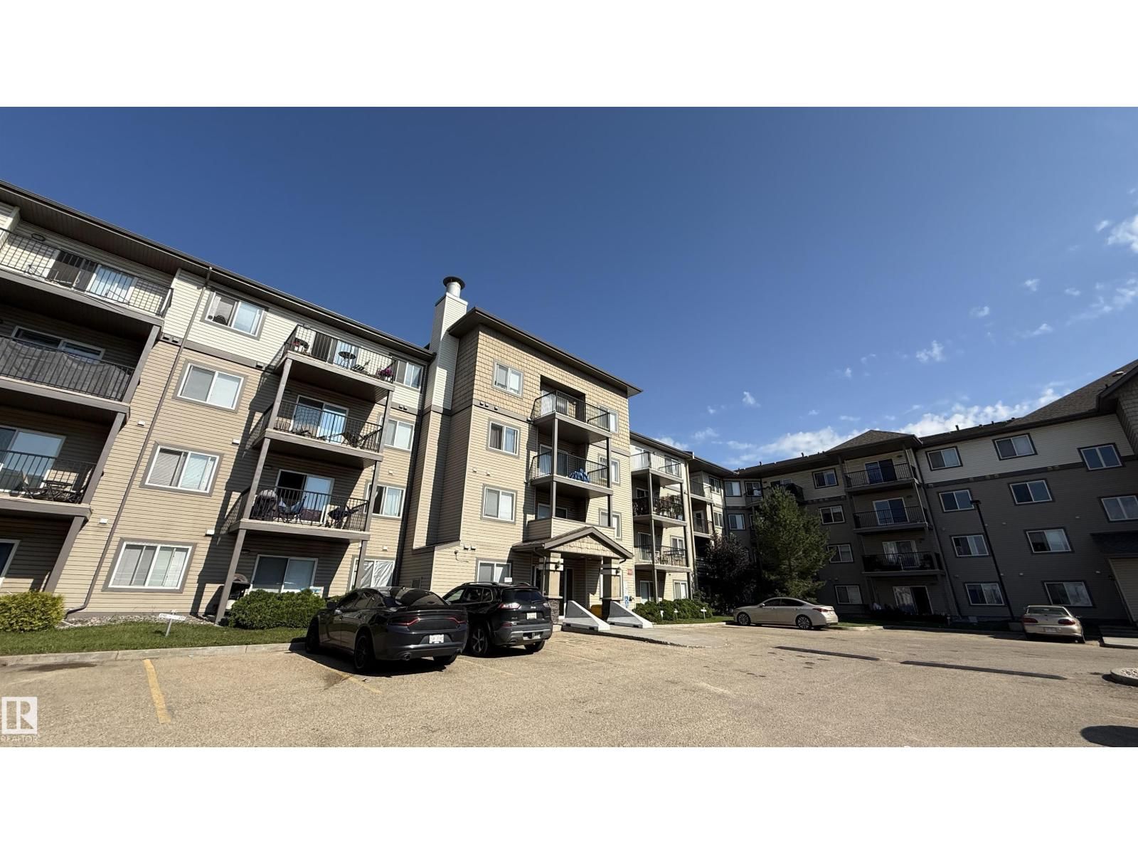 301 CLAREVIEW STATION DR DR, Edmonton, Alberta T5L 0B8