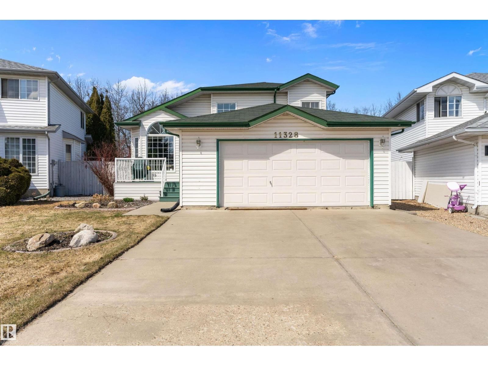 11328 173 AV, Edmonton, Alberta T5X 5Y4
