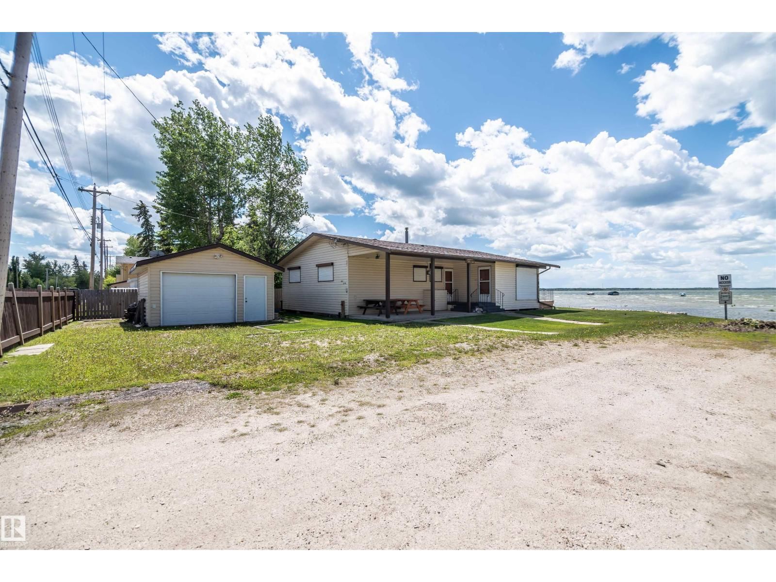 4404 50 AV, Rural Lac Ste. Anne County, Alberta T0E 0A0