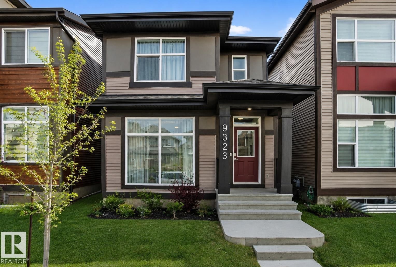 9323 226 ST, Edmonton, Alberta T5T 7R5