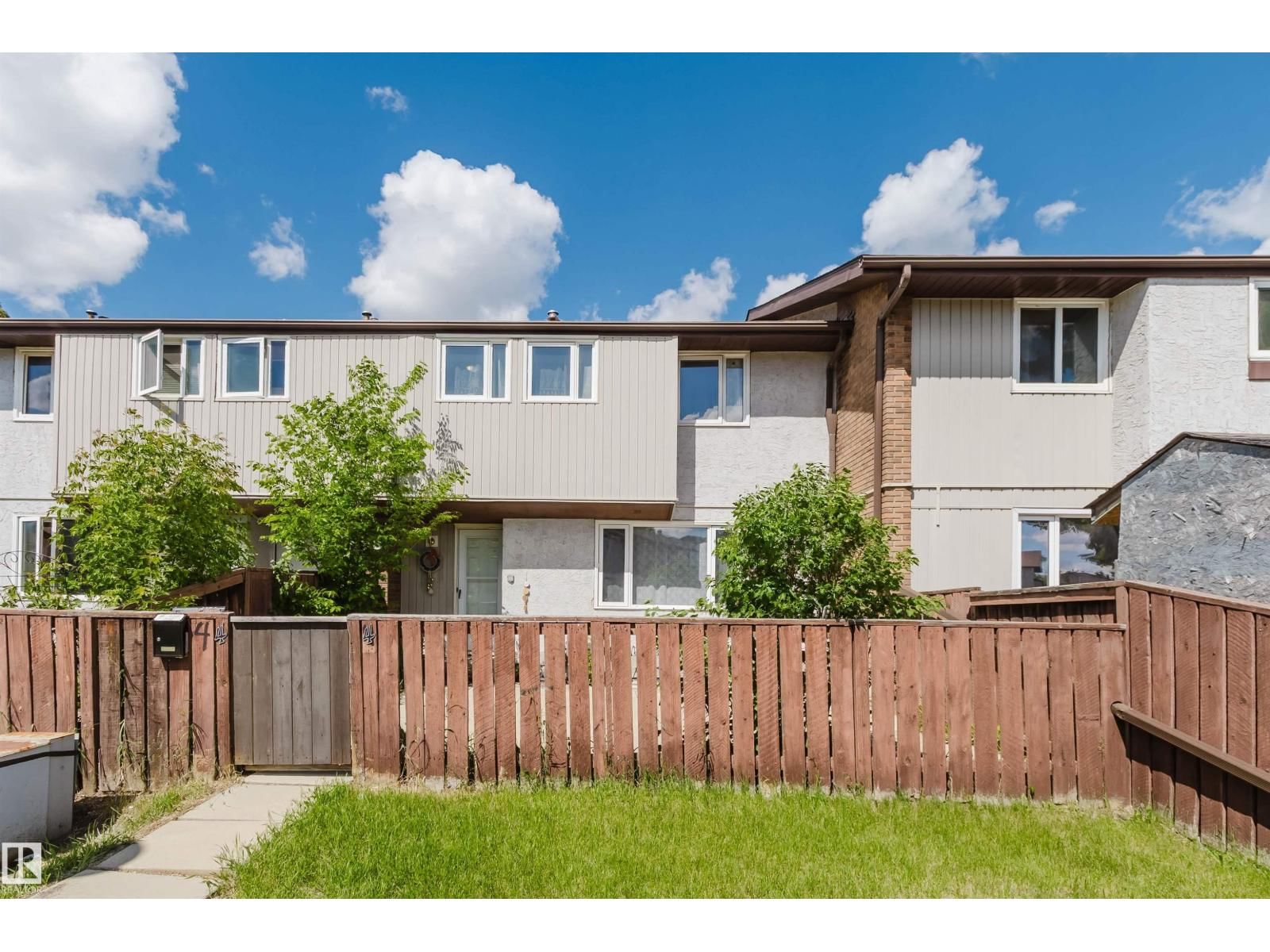 14310 80 ST, Edmonton, Alberta T5C 1L6