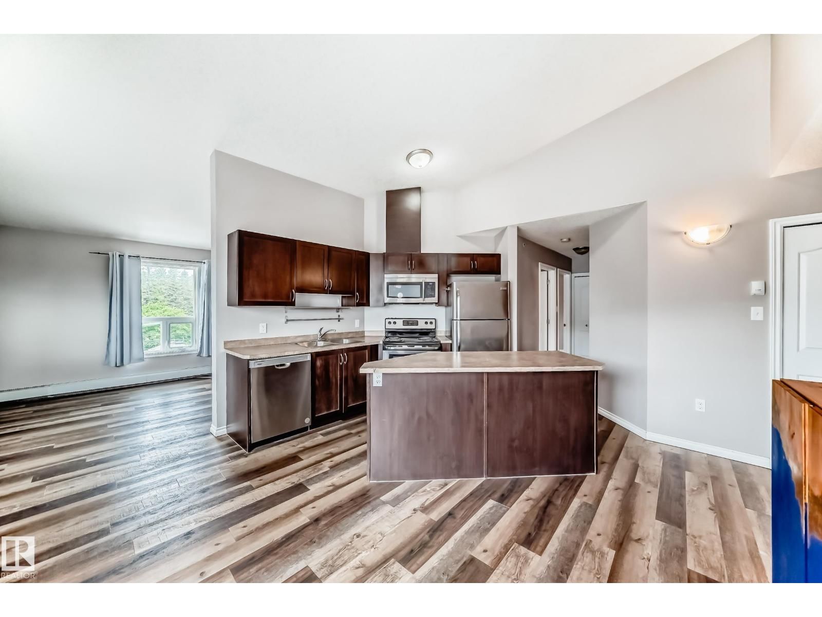 10710 116 ST, Edmonton, Alberta T5N 3A5