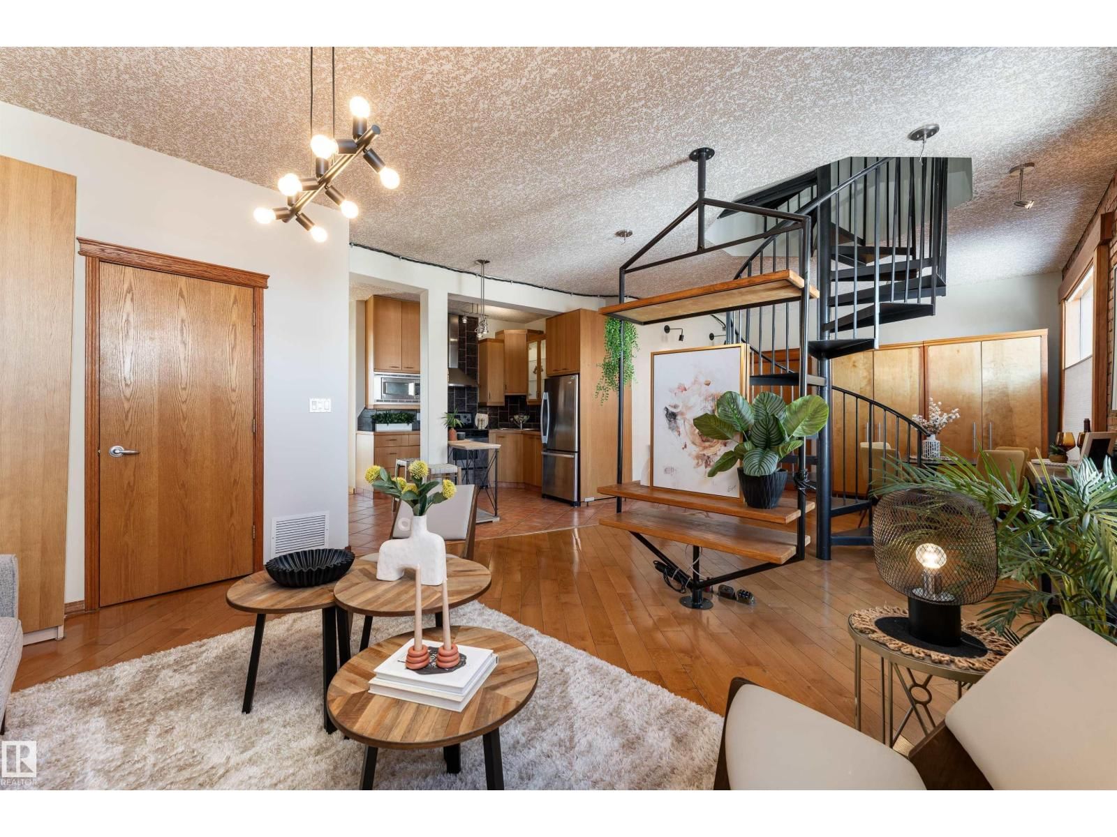 10141 95 ST, Edmonton, Alberta T5H 2A8