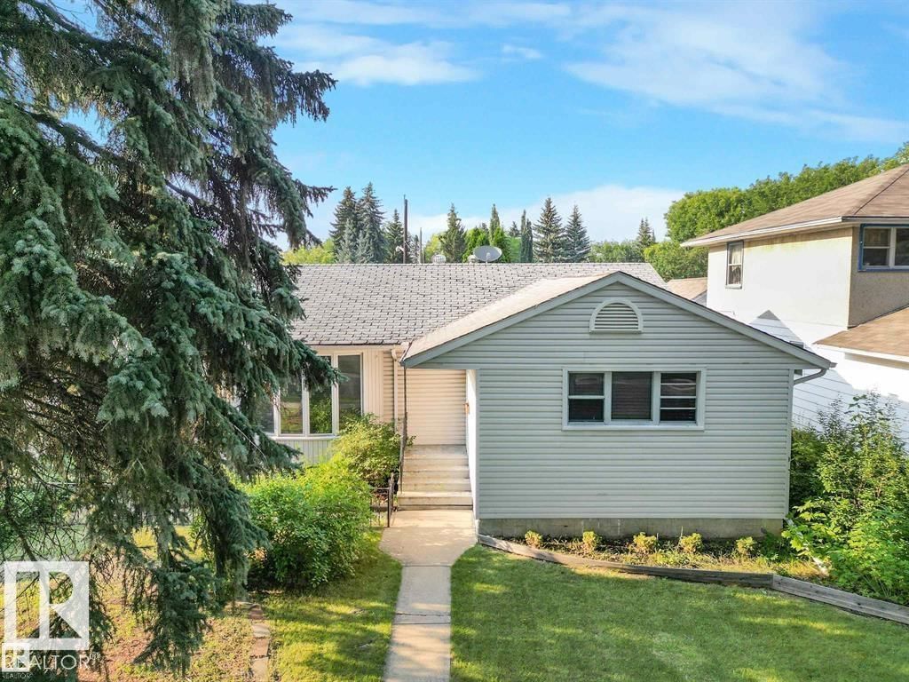 14612 93 Ave NW, Edmonton, Alberta T5R 5G6