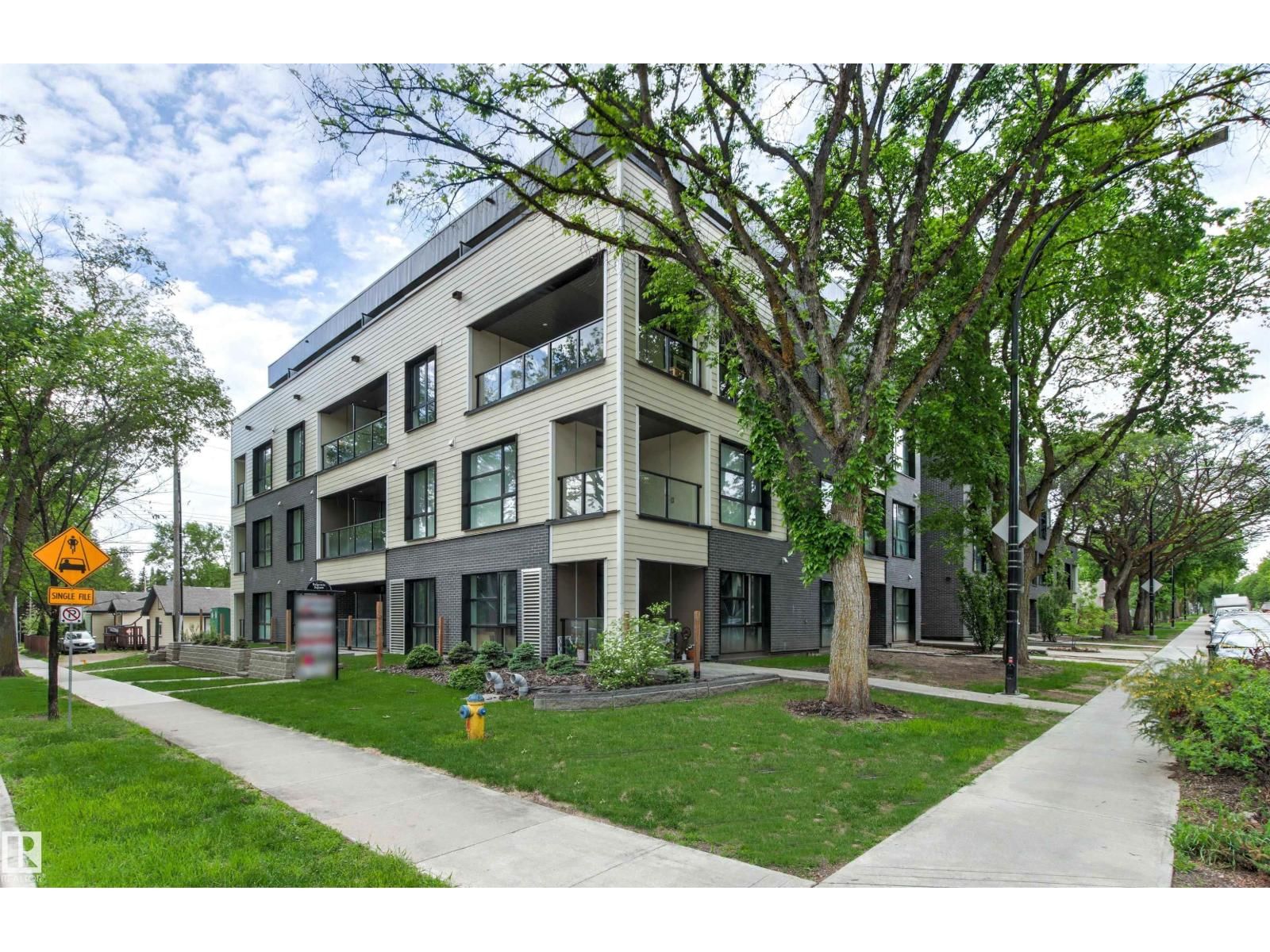 11503 76 AV, Edmonton, Alberta T6G 0K6