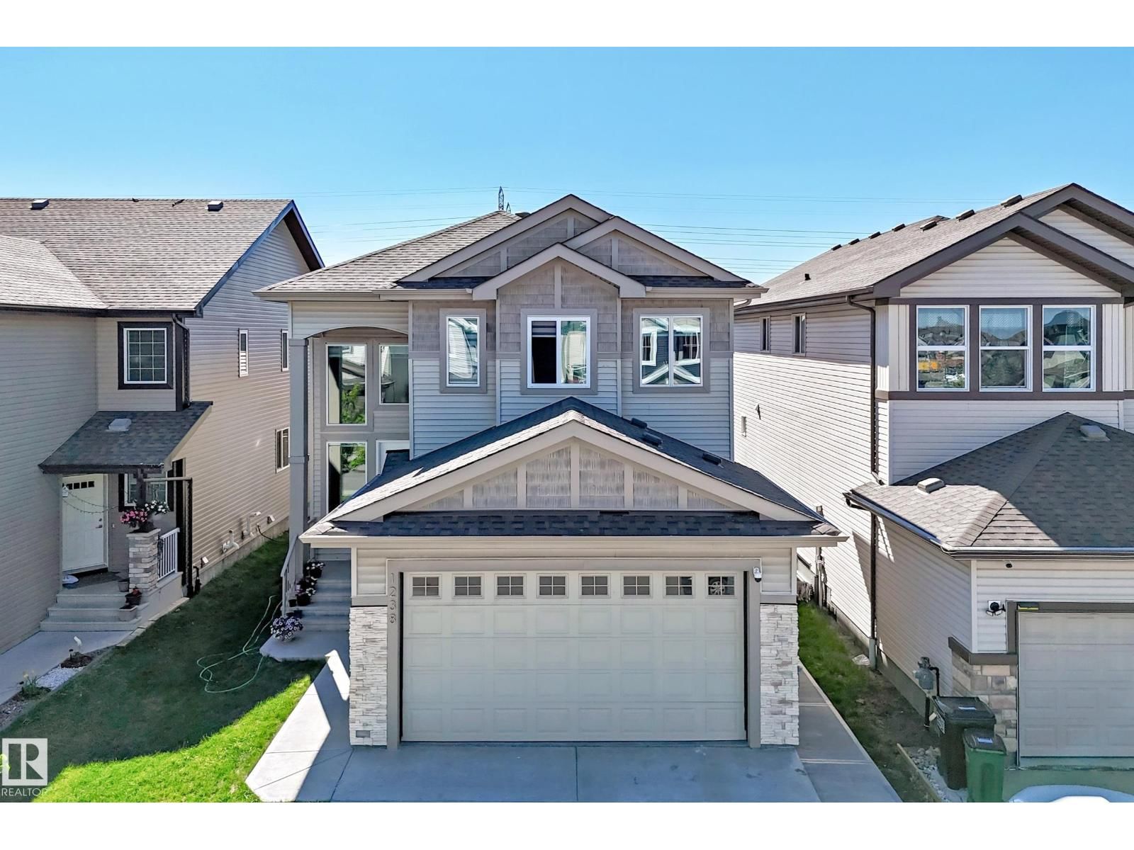 1238 26A ST, Edmonton, Alberta T6T 2J4