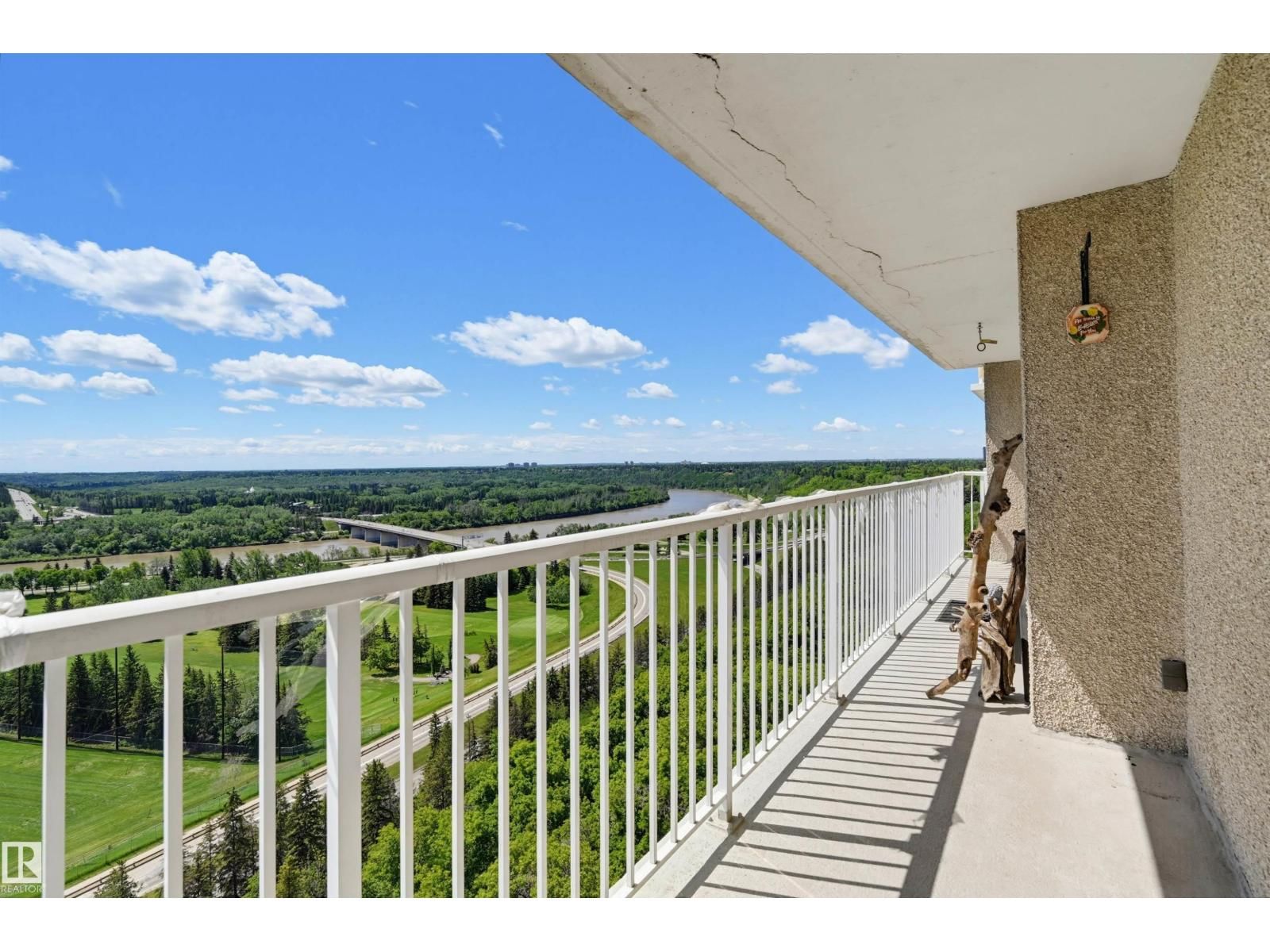 12141 JASPER AV, Edmonton, Alberta T5N 3X8