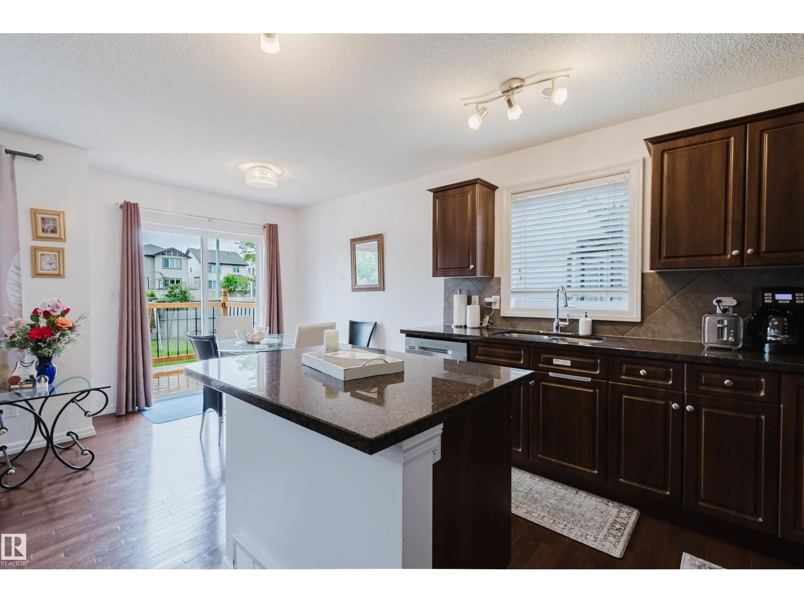 1289 CUNNINGHAM DR, Edmonton, Alberta T6W 0R7