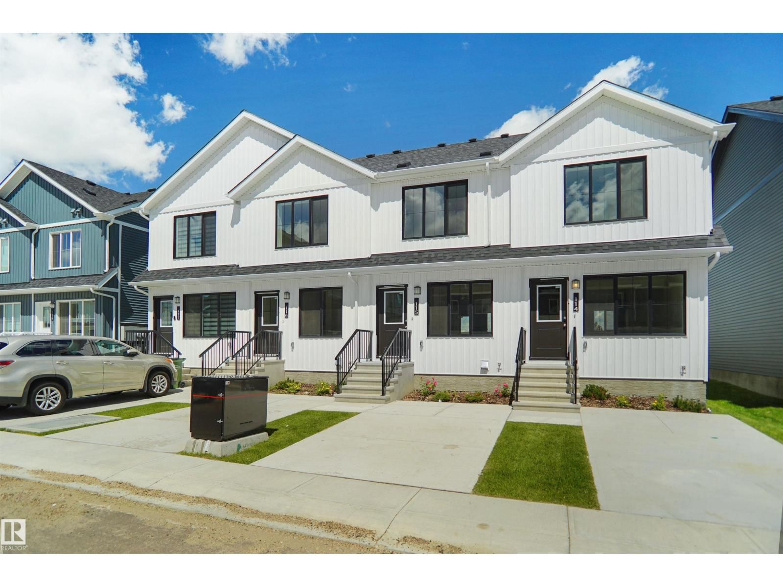 1009 Cy Becker RD, Edmonton, Alberta T5Y 4B7