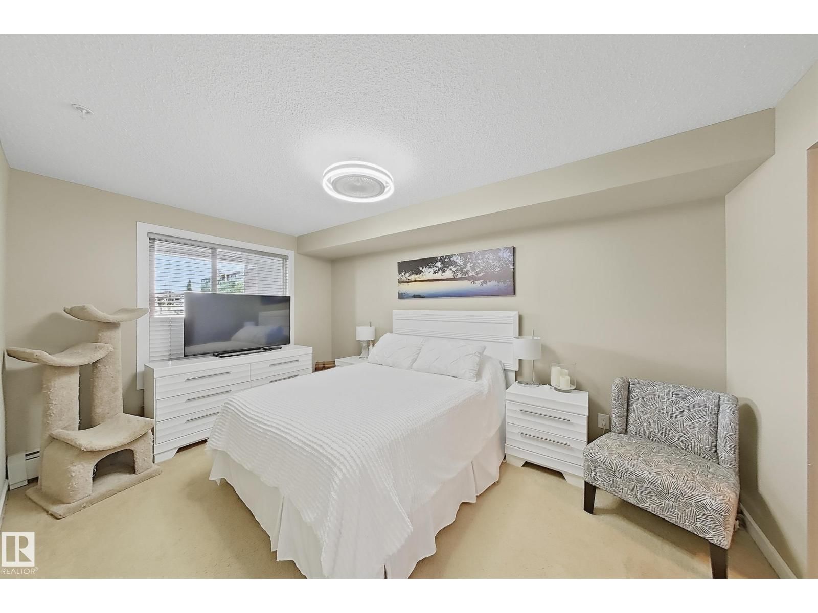 3715 WHITELAW LN, Edmonton, Alberta T6W 2C3