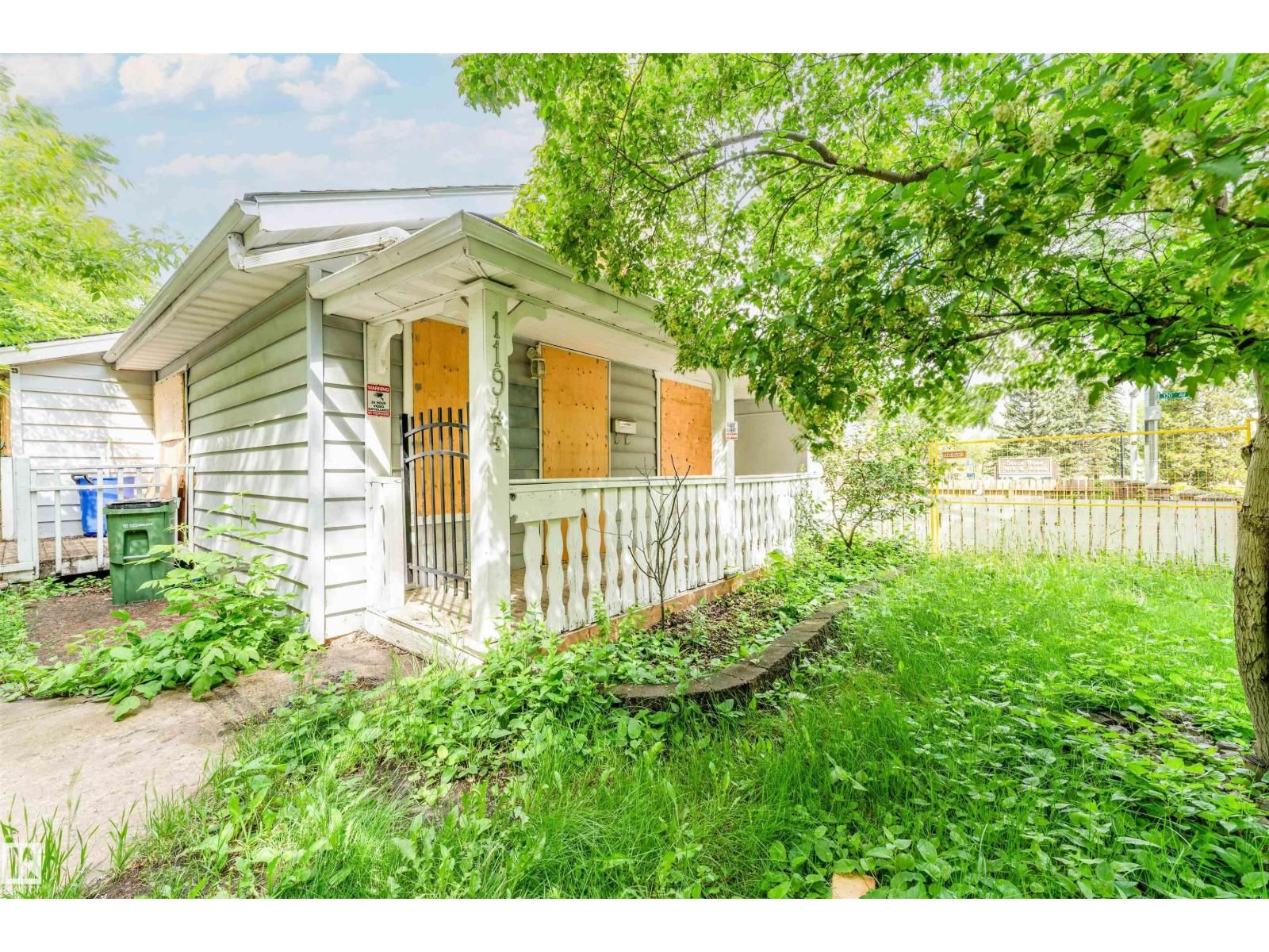 11944 68 ST, Edmonton, Alberta T5B 1P7